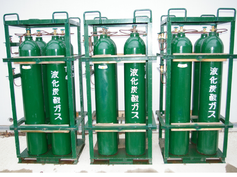 液化炭酸ガス 68L容器かける4本カードル(充填量:200kg)